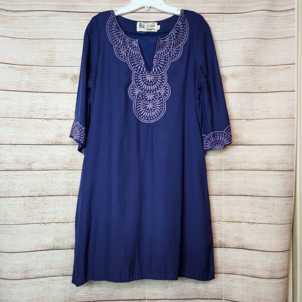 C. Luce Women's Size Medium Purple Embroidered V-Neck Dress Lined Short